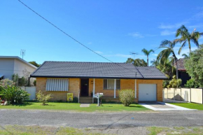 Charlies Place - Bring your own linen, South West Rocks